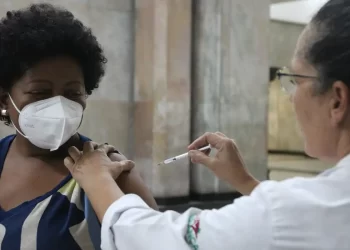 Fiocruz alerta para circulação simultânea da covid-19 e gripe