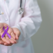 Fevereiro Roxo inspira cuidados humanizados para pacientes com doenças crônicas