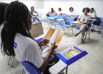Agentes de saúde de Salvador participam de curso sobre aleitamento materno