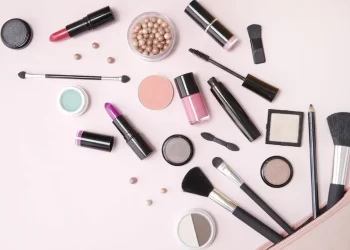 Maior parte dos cosméticos contém mais de 95 substâncias nocivas à saúde