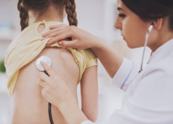 Dia Mundial da Pneumonia: Infectologista alerta para a importância da vacinação para evitar quadros mais graves