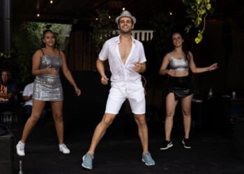 Samba também é saúde: saiba quais são os benefícios da dança para o bem-estar físico e mental