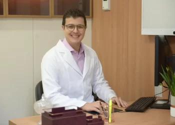 Técnica inovadora utiliza pele e gordura do abdômen para reconstrução da mama pós tratamento oncológico