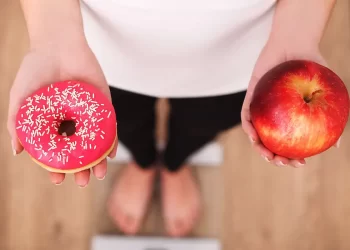 Crianças brasileiras estão mais altas e mais obesas, revela estudo