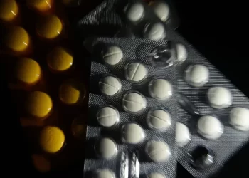 Teto para reajuste de medicamentos em 2024 fica em 4,5%; é o menor desde 2020