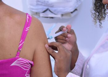 Lauro de Freitas se prepara para realizar imunização com a XXB contra Covid-19 e vacinação contra Poliomielite/2024