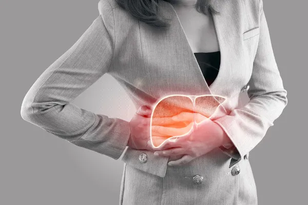Maio Vermelho: hepatites B e C podem causar câncer de fígado