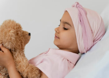 Hospital do GRAACC alerta para sintomas de câncer de cabeça e pescoço em crianças e adolescentes