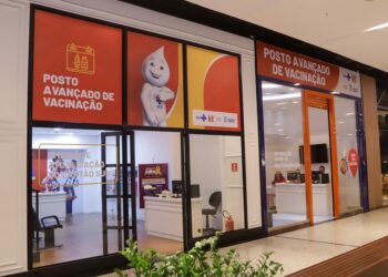 Primeira sala de multivacinação da Bahia celebra um ano de funcionamento com de mais de 43 mil doses aplicadas