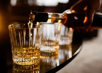 Imposto seletivo para bebidas alcoólicas é importante medida para redução de óbitos e adoecimentos