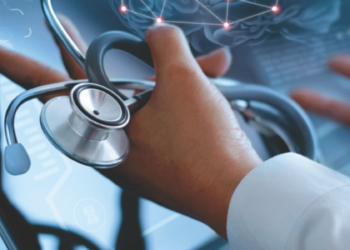 Plataforma de saúde lança assistente IA para transformar a rotina dos médicos com inteligência artificial