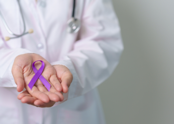 Fevereiro Roxo inspira cuidados humanizados para pacientes com doenças crônicas