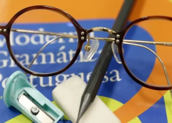 Saúde dos olhos de alunos pede atenção na volta às aulas