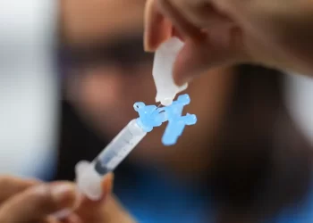 OMS: surtos de doenças preveníveis ameaçam progresso na vacinação