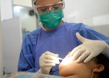 Vítimas de violência doméstica terão reconstrução dentária gratuita no SUS
