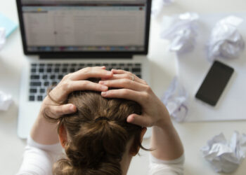 Inteligência artificial é aposta para prevenir burnout em tempo real