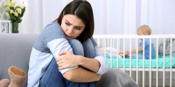 Mudanças Hormonais, cansaço e cobrança: os motivos por trás da depressão pós-parto