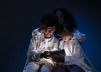 Adolescentes com pior saúde mental passam mais tempo nas redes sociais