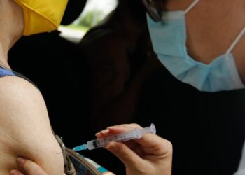 Vacinação de gripe será realizada apenas em 14 unidades de Salvador nesta terça