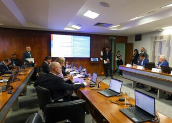 Ministro da Saúde apresenta avanços do Agora Tem Especialistas em audiência pública no Senado