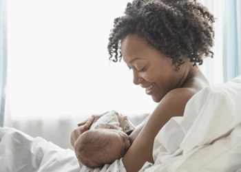 Agosto dourado: como o cuidado farmacêutico é aliado na amamentação