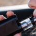 OMS alerta para avanço do uso de cigarros eletrônicos entre adolescentes