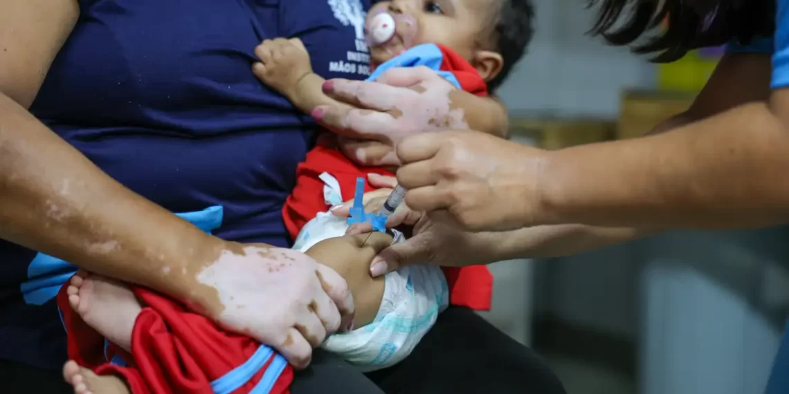 Casos de coqueluche crescem e provocam internações e mortes