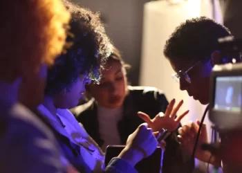 Projeto Meninas Negras na Ciência, da Fiocruz, tem inscrições abertas