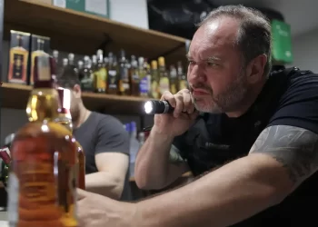 SP: juiz autoriza destruição de 100 mil garrafas de bebida apreendidas