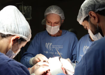 Unidade de saúde de Goiás realiza cirurgia craniofacial inédita pelo SUS