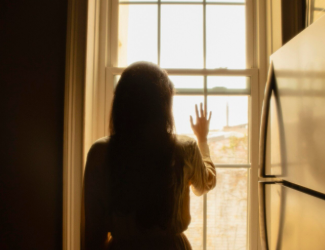 Quadros de solidão e isolamento aumentam em dezembro, apontam levantamentos recentes