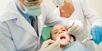 O que fazer ao quebrar um dente? Dentista orienta sobre cuidados imediatos