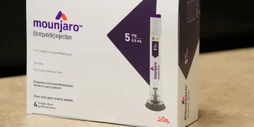 Reino Unido alerta para pancreatite associada a canetas emagrecedoras