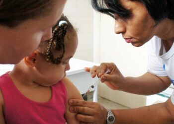 Bahia inicia vacinação contra gripe com mais de 1 milhão de doses; confira público-alvo