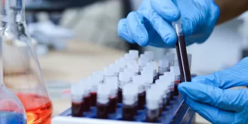 Exame de sangue em teste no Brasil pode ajudar a detectar câncer de mama