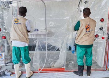 Ebola circulou por até seis semanas antes de ser detectado; OMS alerta para risco de expansão do surto na África