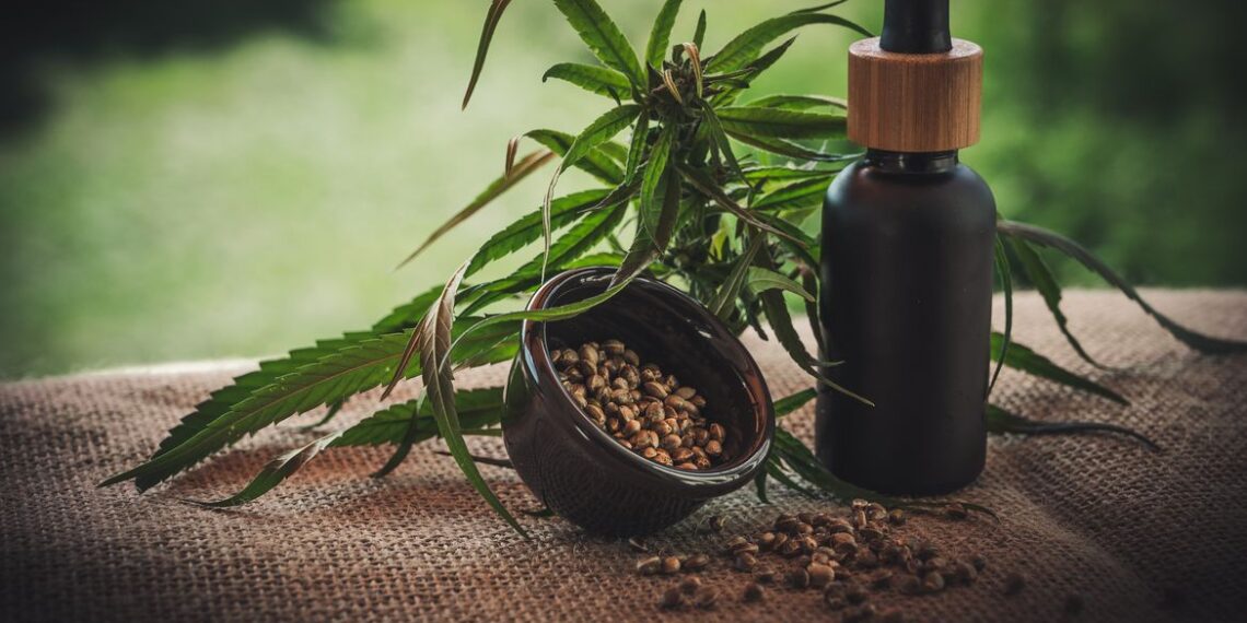 Projeto apoia mães e crianças atípicas tratadas à base de cannabis