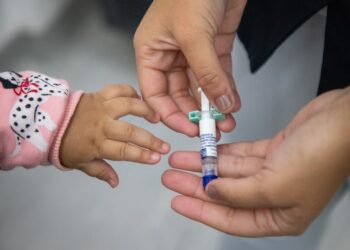 Bahia recebe cerca de 37,5 mil doses da vacina Pneumo 20 para crianças de até 5 anos