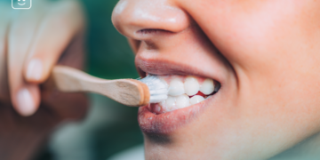 Tem dentes amarelados? Conheça hábitos que contribuem para o escurecimento do sorriso