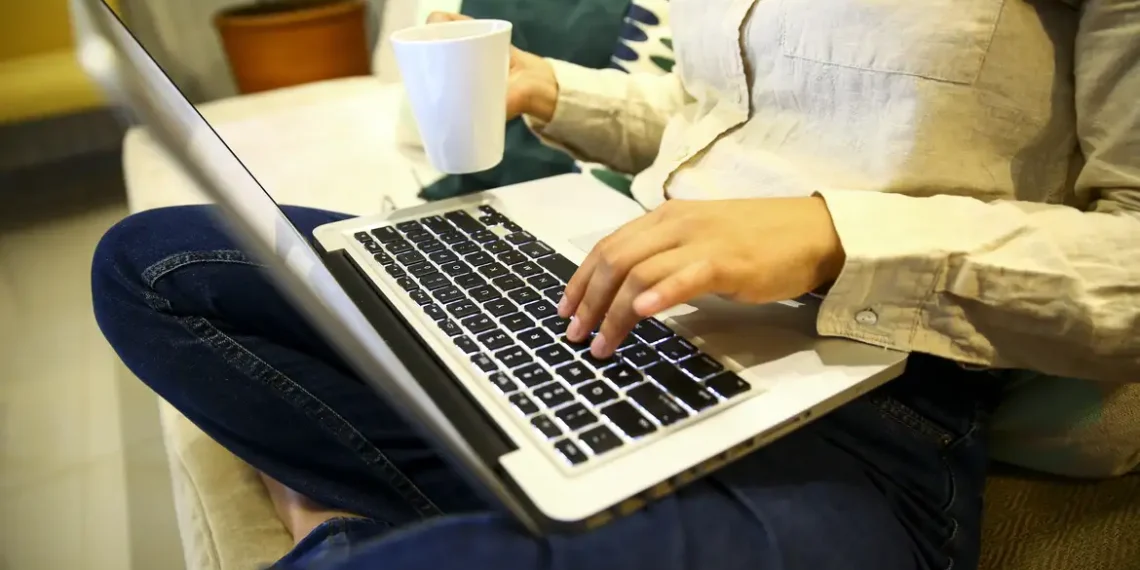 Sete em cada dez brasileiros temem comprar remédios pela internet
