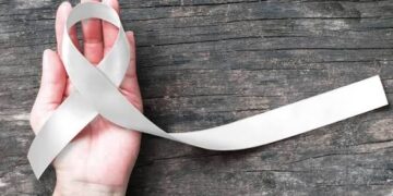 Agosto Branco: crescimento do uso de cigarros eletrônicos entre adolescentes antecipa lesões pulmonares severas e eleva alerta oncológico