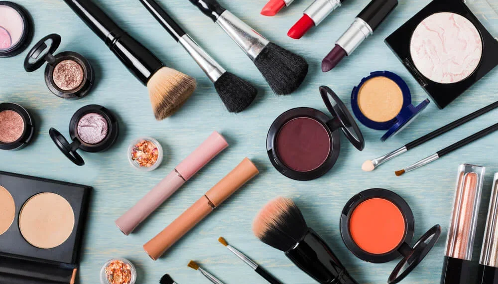 Cosméticos sem registro têm fabricação e venda proibidas pela Anvisa