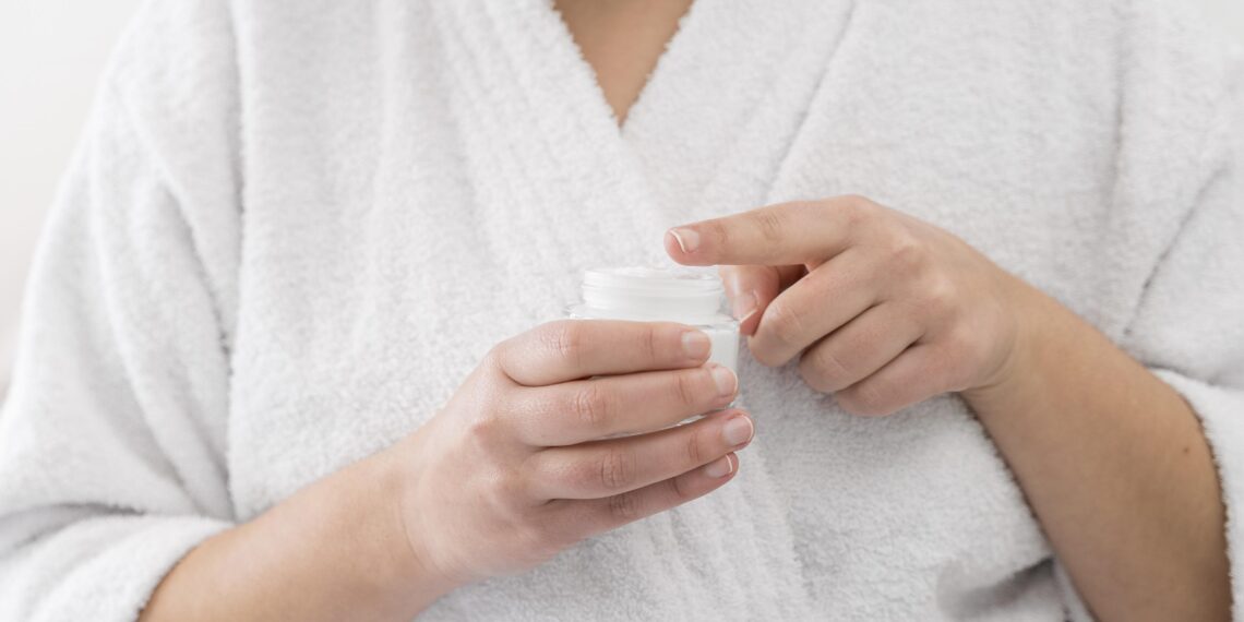 Primavera exige atenção redobrada com a pele; veja o que muda na rotina de skincare