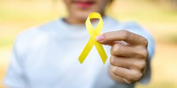 Setembro Dourado alerta reforça importância de reconhecer os sinais do câncer infantojuvenil com foco em retinoblastoma e neuroblastoma