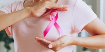 Outubro Rosa alerta para diagnóstico precoce diante de 4,4 mil novos casos de câncer de mama previstos na Bahia